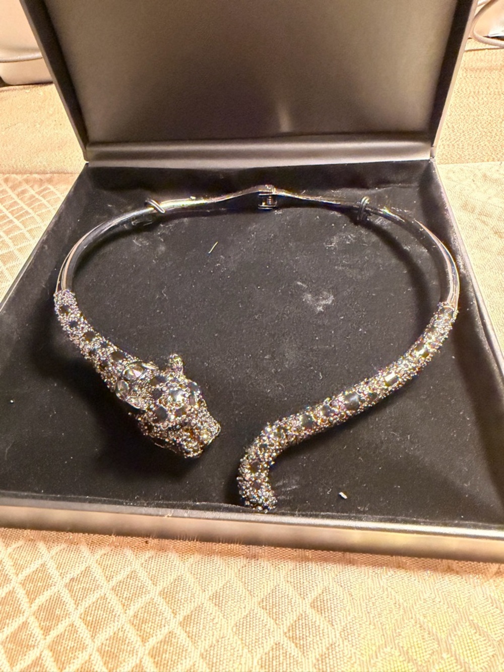 Betsey Johnson
Hematite-Tone Black & Gray Pavé Jaguar Hinged Collar Necklace - Picture 2 of 5